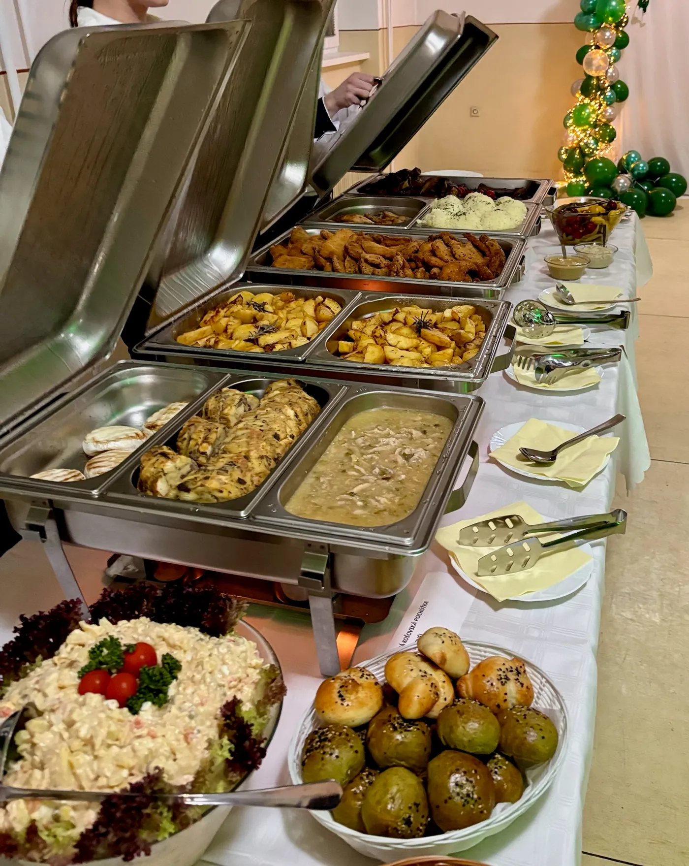 Kompletný teplý bufet EFI Catering